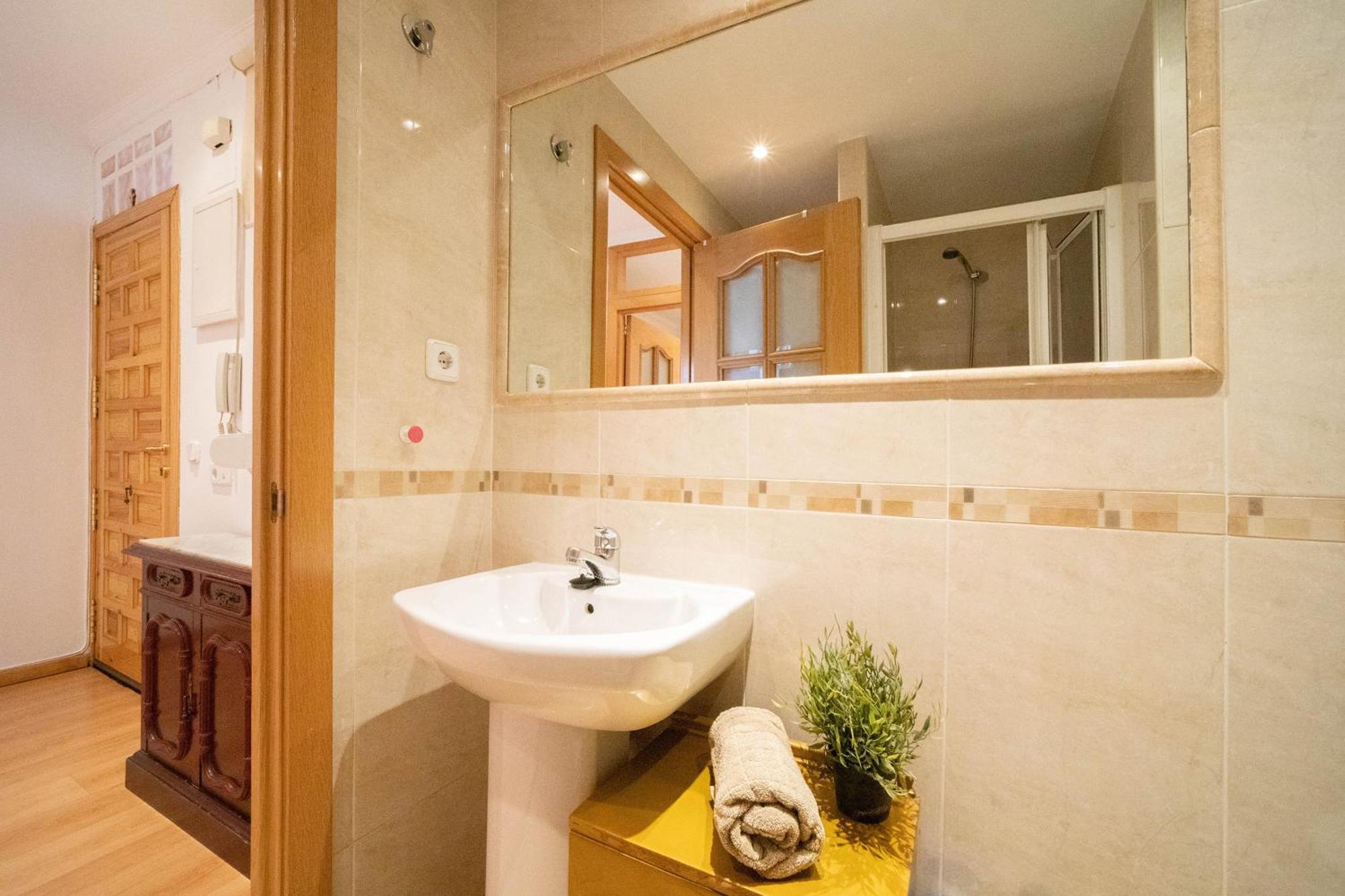 Apartamento Con Encanto Y Luz En Pleno Centro Madrid Buitenkant foto