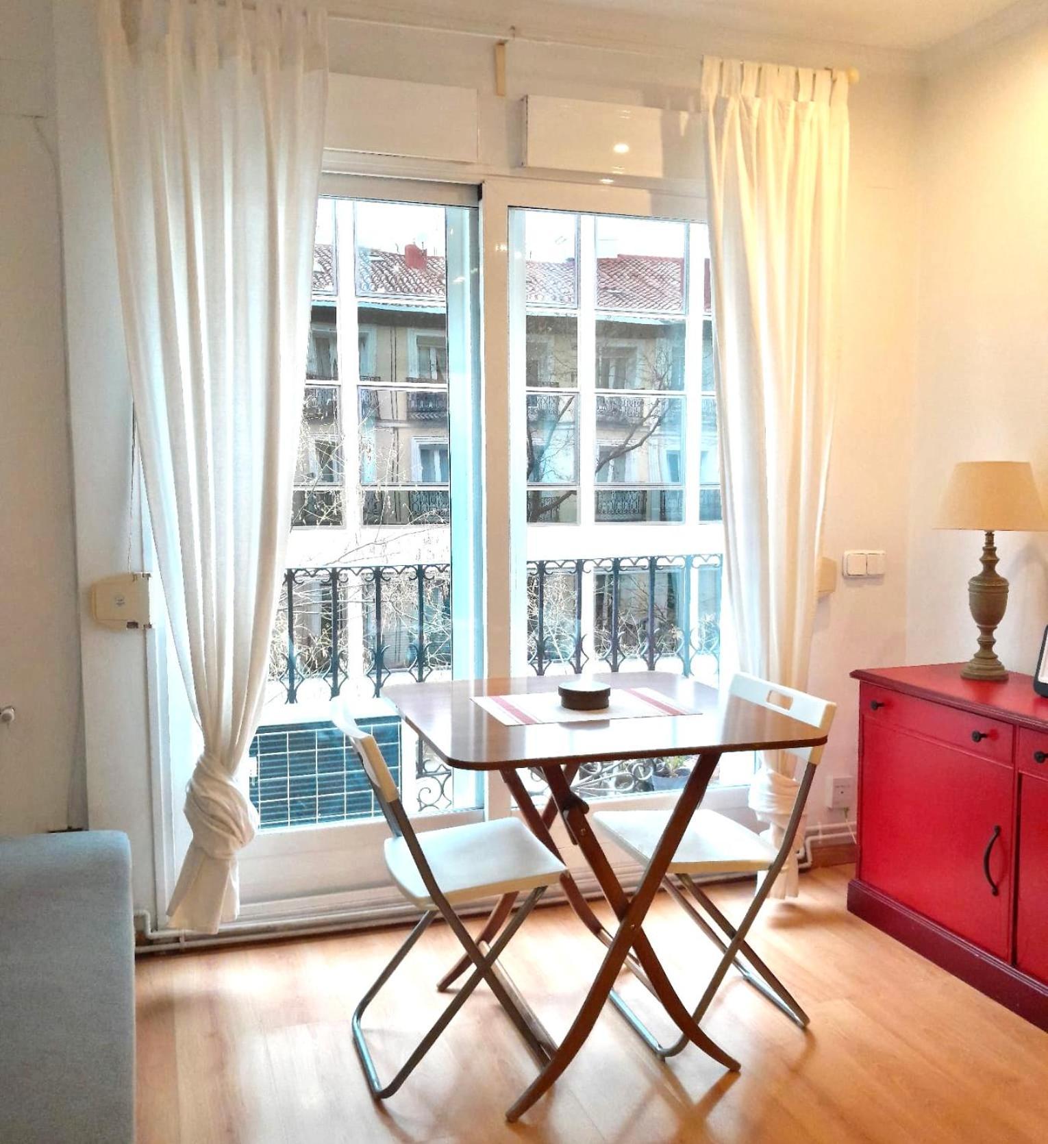 Apartamento Con Encanto Y Luz En Pleno Centro Madrid Buitenkant foto